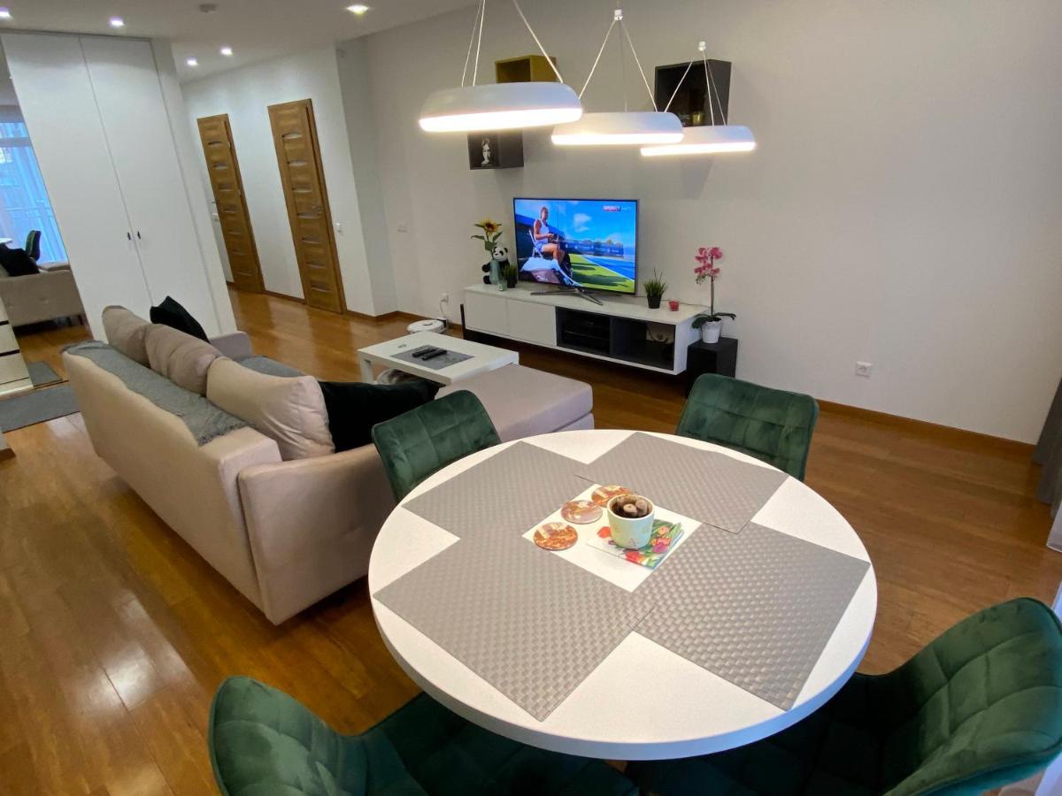 John Lennon Apt In Centre, Balcony, Netflix Apartment *